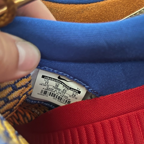 Size 11 Nike Roshe Run - Picture 3 of 6